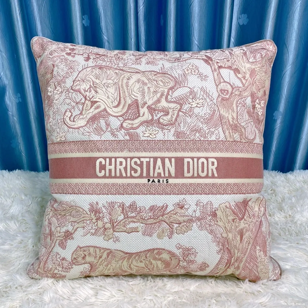 CHRISTIAN PILLOW 3.0 THROW 0816